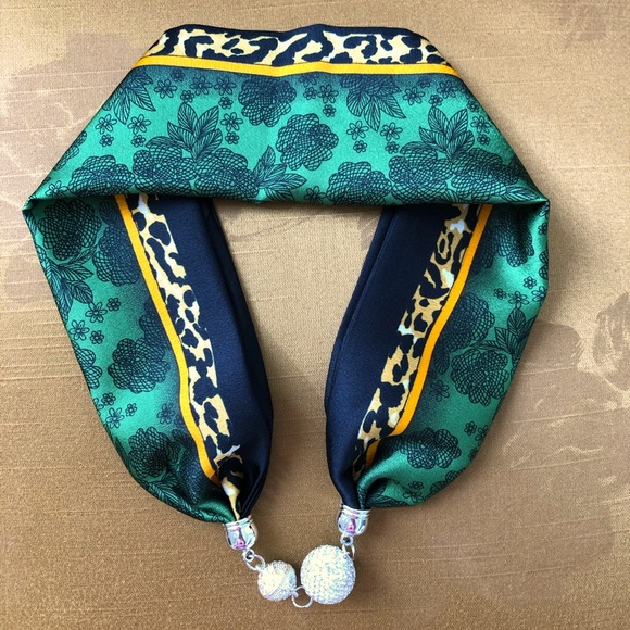 Satin Floral Leopard Scarf Crystal Rhinestone Necklace - Picture 3 of 9